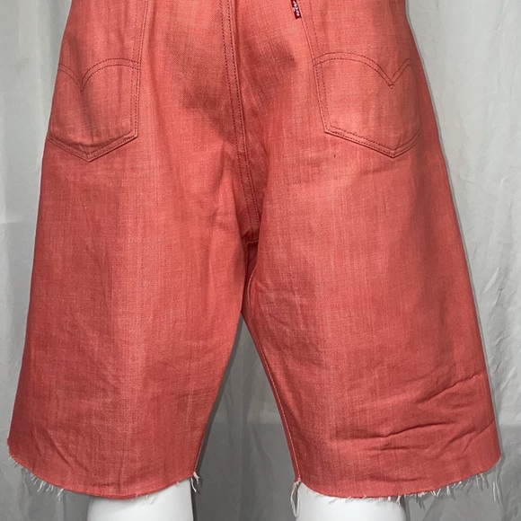Size 42 Levi Strauss Cut Off Jean Shorts - Picture 3 of 4